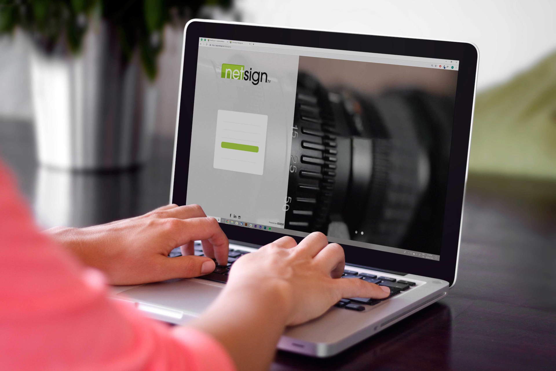 Free Trial<span id="link-arrow"></span>